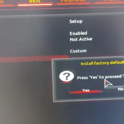 Ustawienia BIOS Gigabyte: przywracanie kluczy Secure Boot do ustawień fabrycznych.